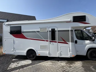 Nieuwstaat 1 jaar oud 3800 km