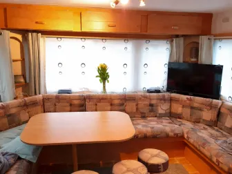 Stacaravan Delta Santana en voortent Gusto te koop - weghalen